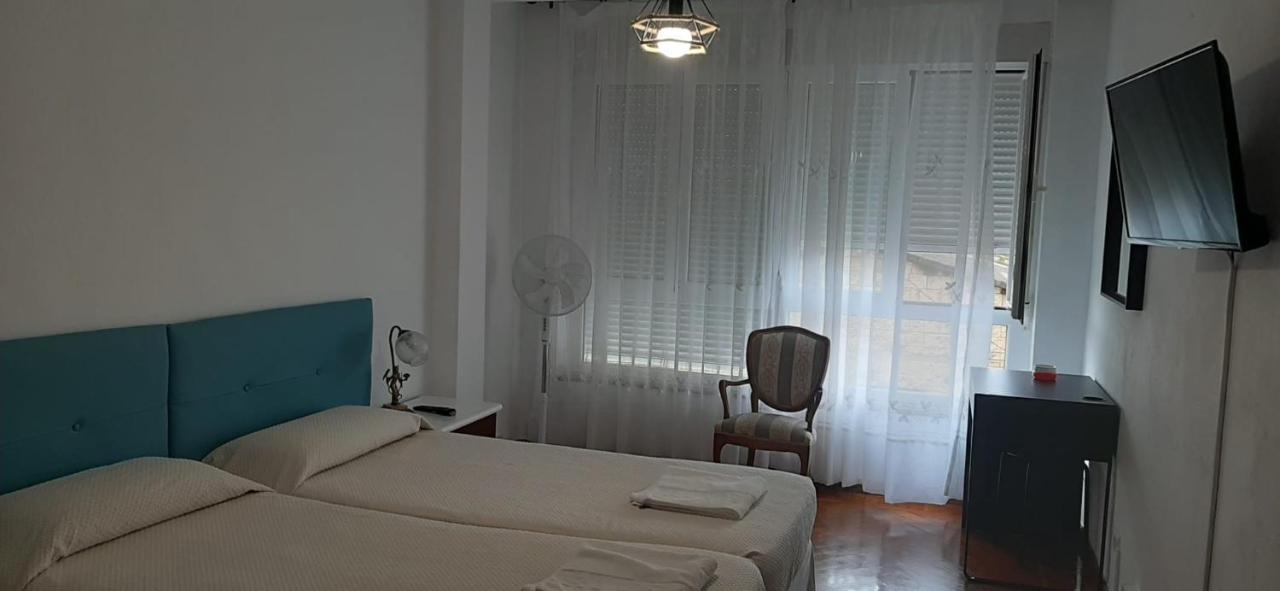 Alojamiento Casa Leon Santona Ngoại thất bức ảnh
