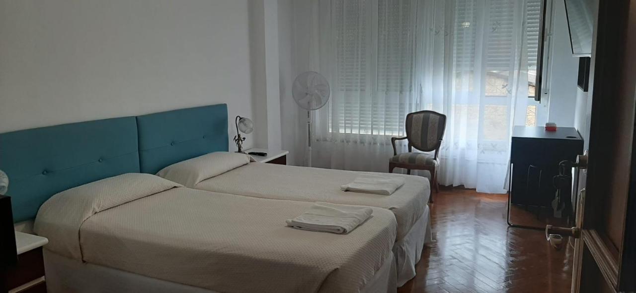 Alojamiento Casa Leon Santona Ngoại thất bức ảnh